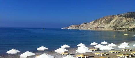 Una spiaggia nelle vicinanze