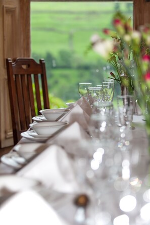 Dining - Large Georgian Country House, in rural location with great pubs and walks (Richmond)