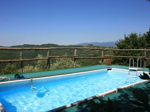 Typical stone house for two persons. Romantic, panoramic, quiet. Wi-Fi access, outdoor jacuzzi and p