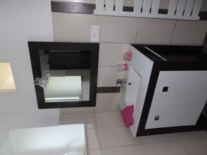 Haartrockner, Seife, Toilettenpapier