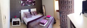 5 bedrooms, in-room safe, iron/ironing board, free WiFi - REDUCTION10% JUNE, JULY, AUGUST COMFORTABLE VILLA WITH SEA VIEW AND PRIVATE POOL  (Benissa)