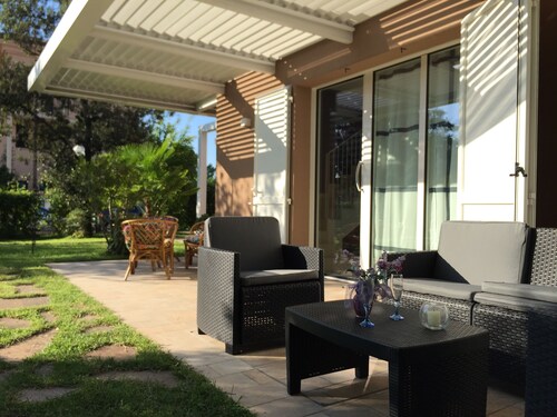 VILLA BROWN - GREEN & SEA, sleeps 6 - Including place on the beach