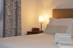 2 chambres, fer et planche à repasser, Wi-Fi gratuit, draps fournis