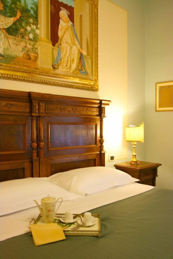 6 Schlafzimmer, Bügeleisen/Bügelbrett, WLAN