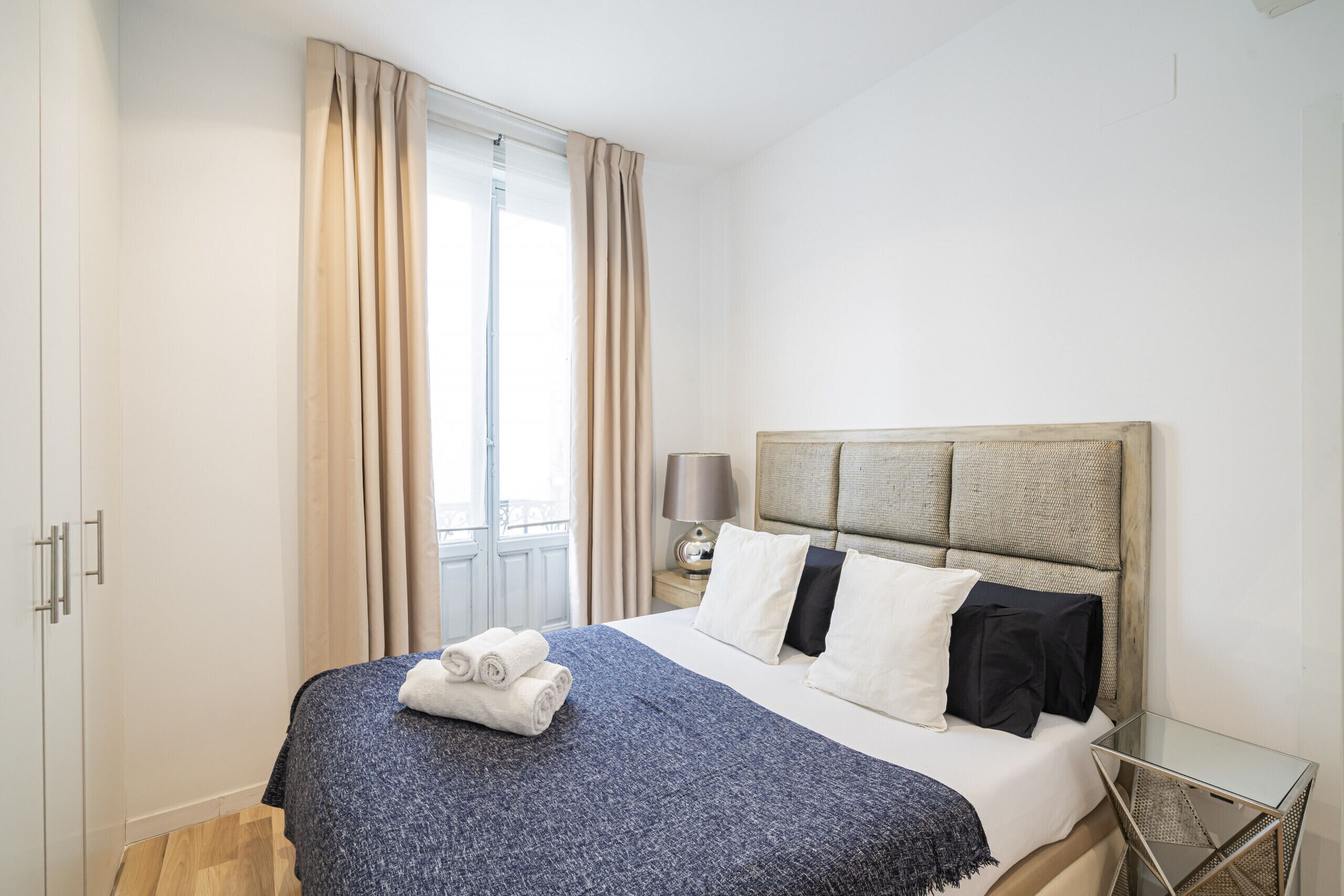 2 slaapkamers, een strijkplank/strijkijzer