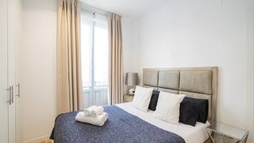 2 chambres, fer et planche à repasser