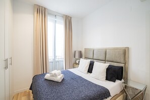 2 soverom og strykejern/-brett