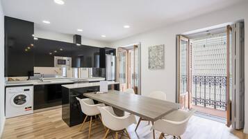 Refrigerador, microondas, horno, lavavajillas