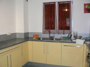 Fridge, microwave, oven, stovetop - House / Villa - MONTICELLO (Monticello)