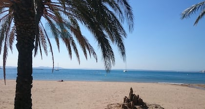 Amazing house with views to the sea and the town near the center in Roses Inmosantos Casa Tordera