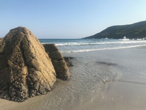 Beach nearby - Superb sea views, private off-road parking, fenced garden; spacious, light, airy (Coverack)