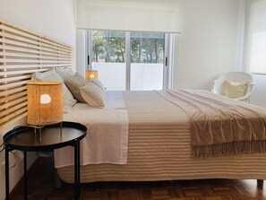 3 chambres, fer et planche à repasser, accès au Wi-Fi (inclus)