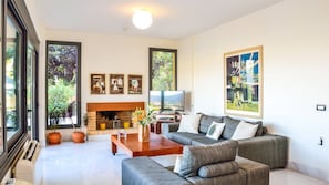 Smart TV, fireplace, ping pong, music library