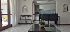 Interior - Beautiful house with garden 100 m from the sea. Sinis Regional Park - Montiferru (Torre del Pozzo)