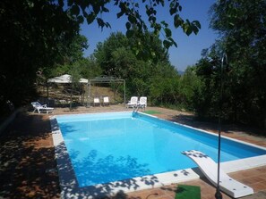 حمّام سباحة خارجي