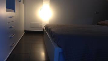 2 chambres, fer et planche à repasser, Wi-Fi gratuit, draps fournis