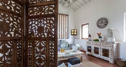 A wonderful villa with swimming pool. Free WIFI