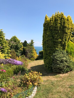 Property grounds - Stunning Sea Views, Large Gardens, New bathroom for 2020,Parking, WIFI (Beer)
