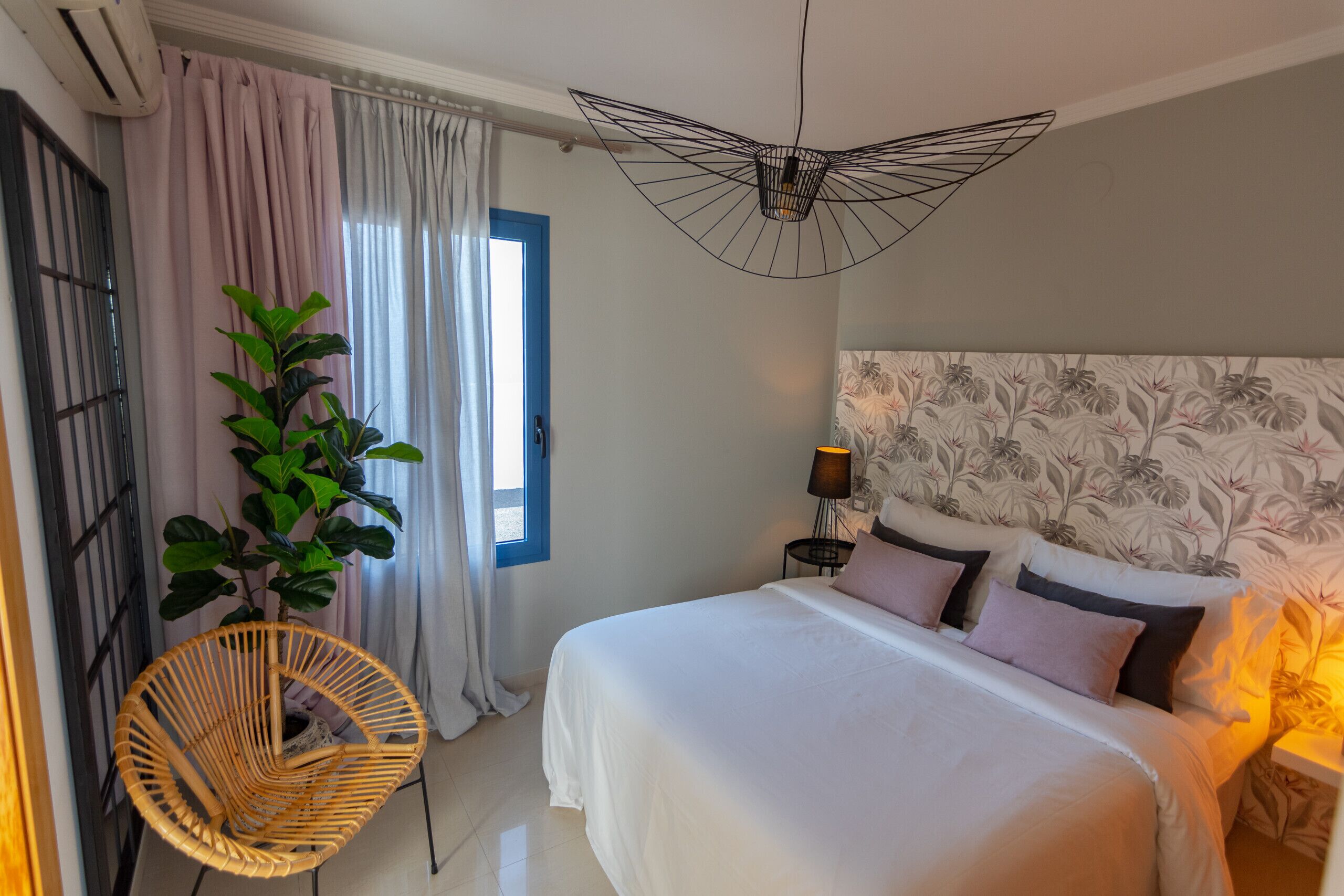 2 bedrooms, in-room safe, iron/ironing board, free WiFi