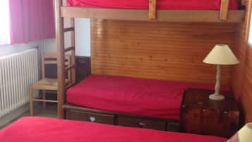 2 quartos, ferros/tĂĄbuas de passar roupa, Wi-Fi de cortesia
