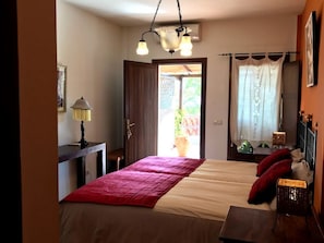 7 chambres, fer et planche à repasser, lit parapluie, Wi-Fi gratuit