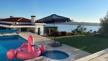 Piscina externa, piscina aquecida