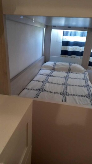 3 chambres, fer et planche à repasser, Wi-Fi gratuit, draps fournis