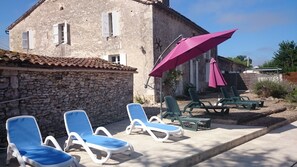 Property grounds - 16th Century Farmhouse In rural france surrounded by bordeaux vineyards (margueron)