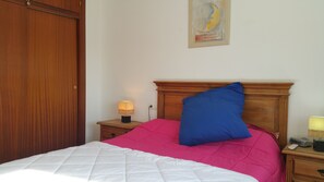 5 dormitorios, tabla de planchar con plancha, wifi gratis y ropa de cama