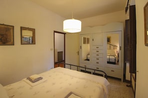 4 chambres, fer et planche à repasser, Wi-Fi