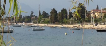 Comfortable Apartment with pool and fantastic views of Lake Garda.