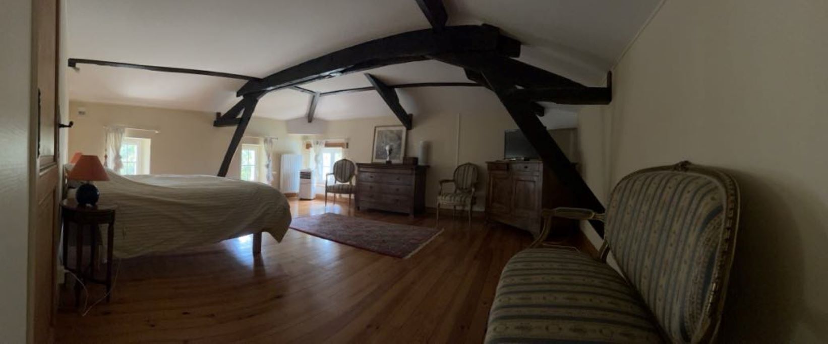 5 多间卧室、熨斗/熨衣板、免费 WiFi、床单