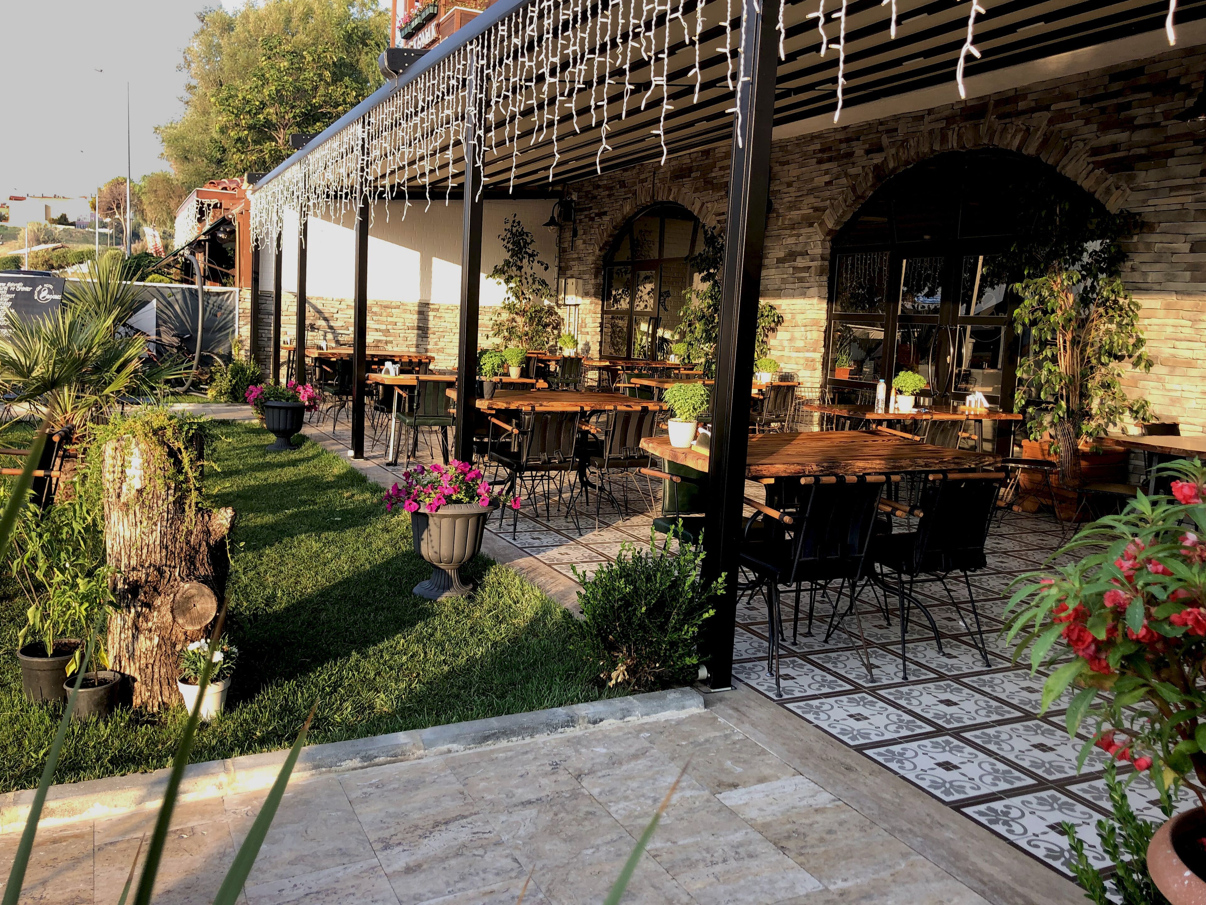 breakfast, lunch, dinner served; beach views