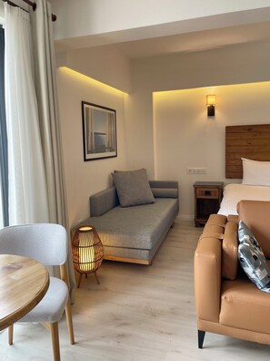 Premium bedding, minibar, desk, laptop workspace - 8 Rooms Hotel (Gallipoli)