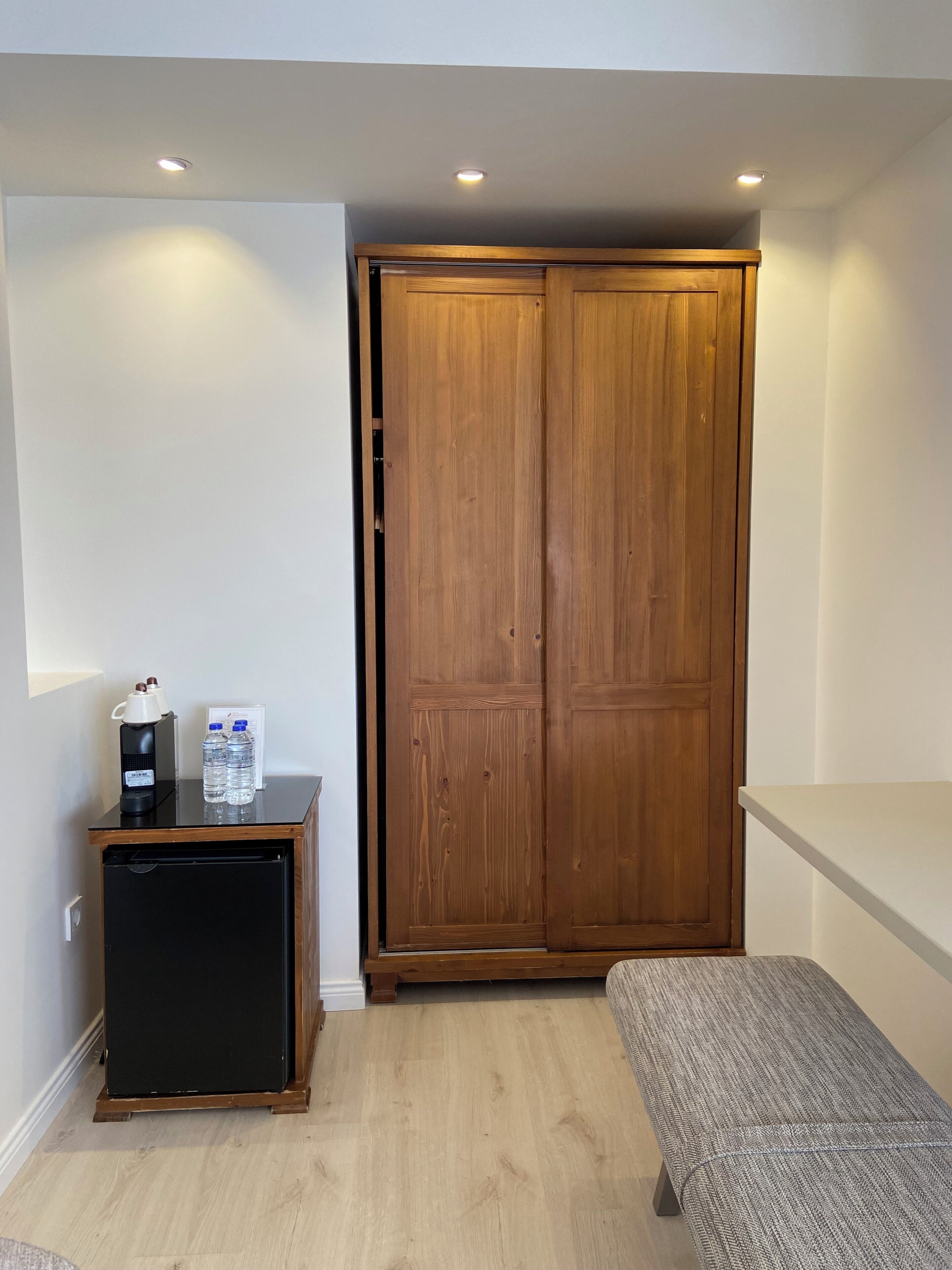 deluxe room, sea view | premium bedding, minibar, desk, laptop workspace