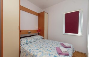 2 bedrooms, free WiFi, bed sheets