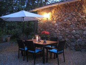 Outdoor dining - Perfect with children and dogs: Meticulously renovated 4 stars chalet (Lorgues)