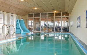 Piscine intérieure