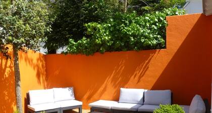 Small Pop house with beautiful terraces. Center and beach 2 steps