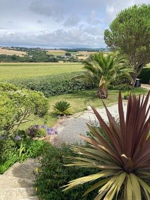 Property grounds - FULL VIEW OF THE BAY OF DOUARNENEZ, 1KM FROM THE BEACH, HAVEN OF PEACE, GARDEN  (Ploéven)