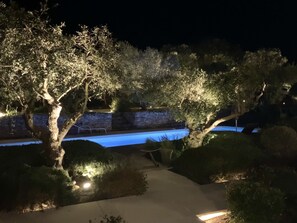 A heated pool - AIR CONDITIONED ARCHITECT VILLA, HEATED SWIMMING POOL, CLOSE TO THE BEACHES 4bed/9guests (Bonifacio)