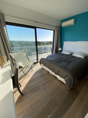 4 bedrooms, iron/ironing board, travel cot, free WiFi