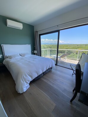 4 bedrooms, iron/ironing board, travel cot, free WiFi