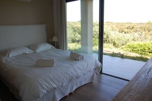 4 bedrooms, iron/ironing board, travel crib, free WiFi - AIR CONDITIONED ARCHITECT VILLA, HEATED SWIMMING POOL, CLOSE TO THE BEACHES 4bed/9guests (Bonifacio)