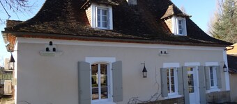 Moulin de Villeverneix and its tower, Neuvic on the banks of the Vern for 6, 8 people