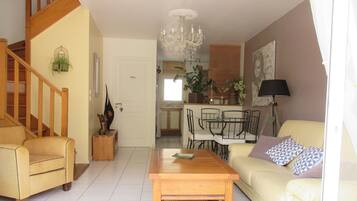 Télévision, lecteur de DVD, livres, médiathÚque