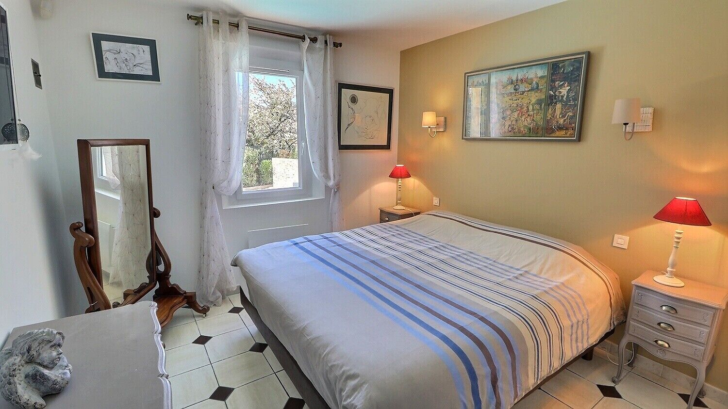 3 bedrooms, iron/ironing board, free WiFi, bed sheets