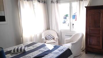 2 chambres, fer et planche Ă repasser, Wi-Fi gratuit, draps fournis