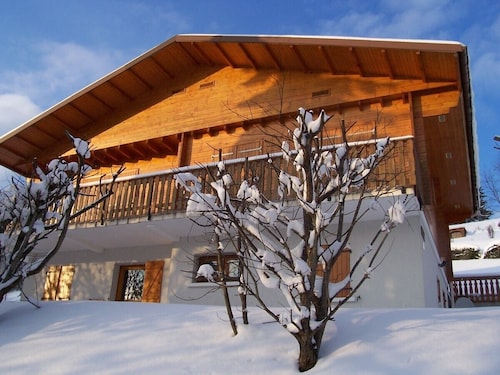 CHALET GERARDMER Vermietung der im Erdgeschoss von 90 m2 Grundstück von 3000m2
