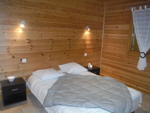 4 habitaciones, tabla de planchar con plancha y wifi gratis